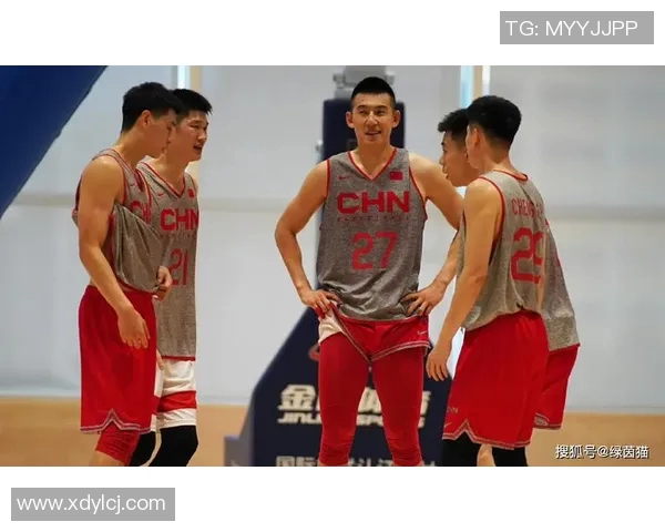 中国男篮迎战马其顿队力争胜利展现团队实力与拼搏精神