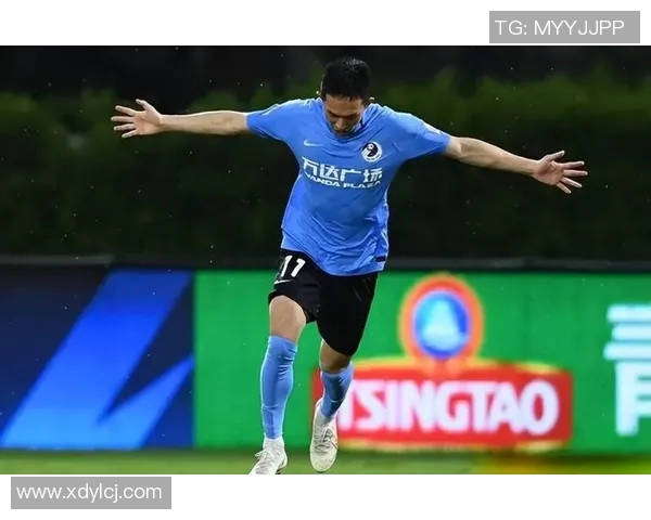 中超激战鲁能迎战重庆当代争夺胜利荣耀全力以赴展现球队风采